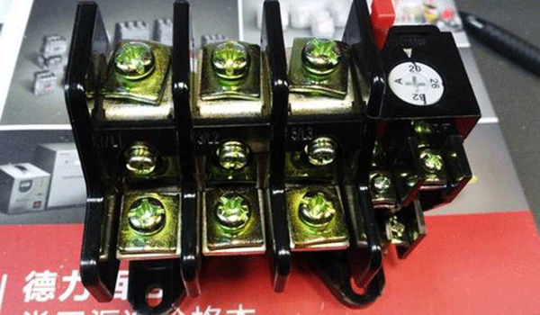 如何正確選擇三相異步電動(dòng)機(jī)保護(hù)用熱繼電器？